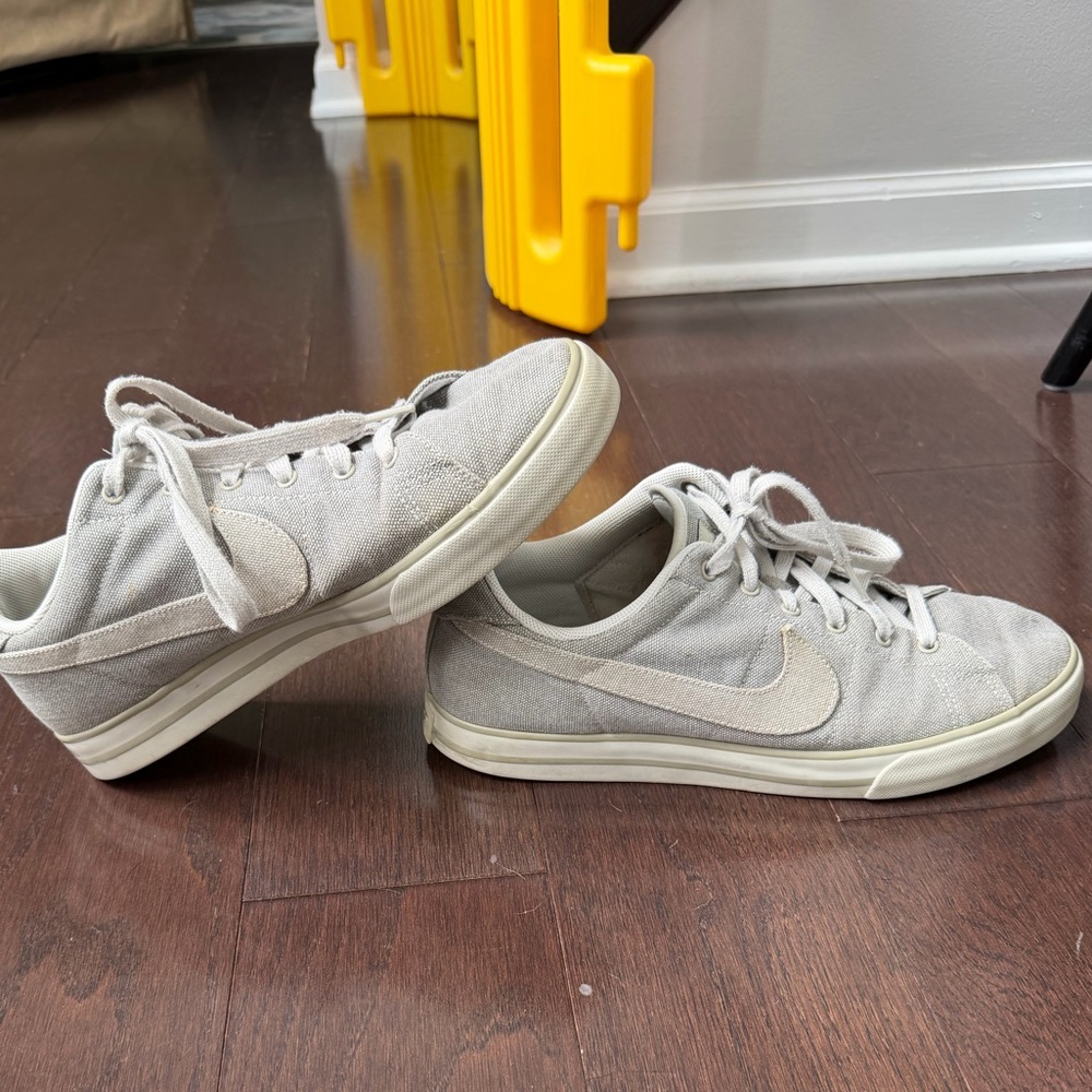 Men's Nike Canvas Sneakers - Light Gray